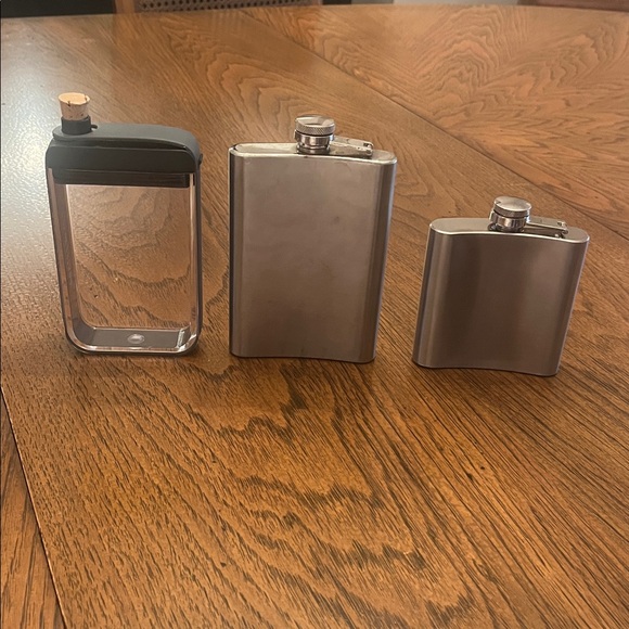 Hip flasks - Picture 2 of 7
